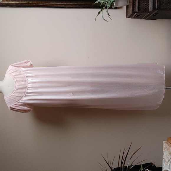 Vintage Vanity Fair Light Pink Long Nightgown Size S - Picture 8 of 12